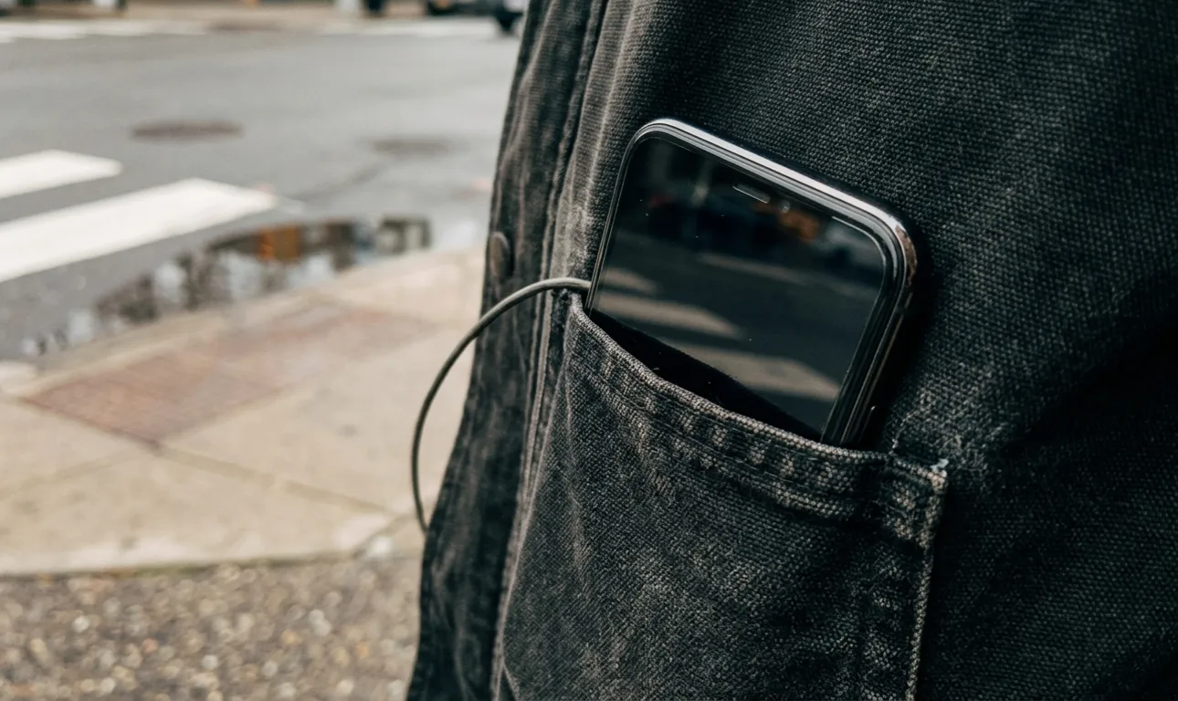 Ένα smartphone στην τσέπη σας σώζει από μια στιγμή σύγχυσης στο δρόμο